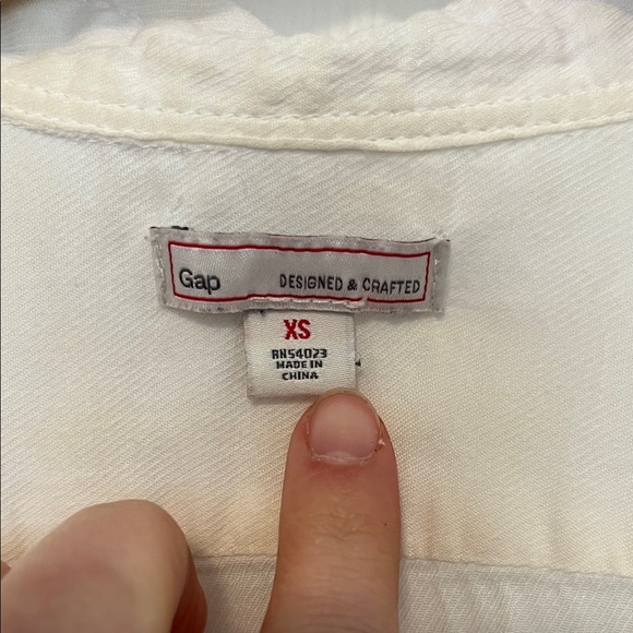 GAP White Short-Sleeve V-Neck Tunic - Picture 2 of 6